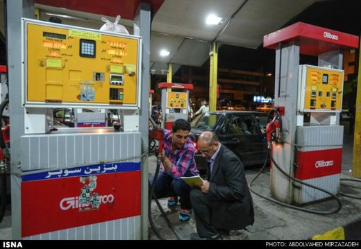 بنزین باید سهمیه‌بندی شود / افزایش قیمت بنزین تورم‌زا نیست